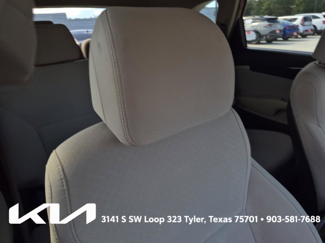 Used 2017 Kia Sorento FWD w/ LX Convenience Package image 12
