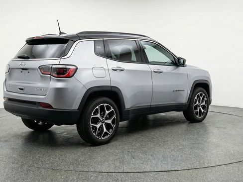 Used 2025 Jeep Compass Limited AWD/4WD image 9
