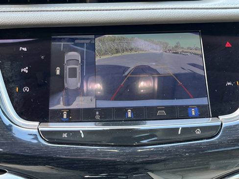 Used 2024 Cadillac XT6 Premium Luxury w/ Technology Package image 18