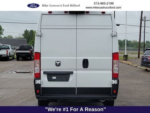 Used 2024 RAM ProMaster 2500 w/ Convenience Group FWD image 4
