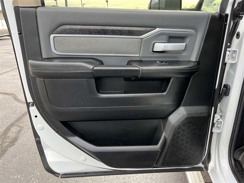 Used 2019 RAM 3500 Big Horn image 21