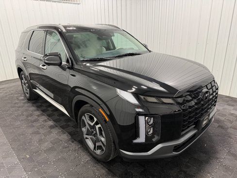 Used 2025 Hyundai Palisade Limited image 2