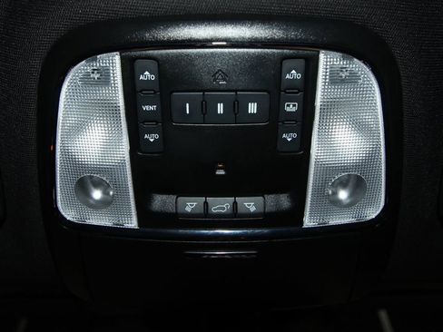 Used 2020 Jeep Grand Cherokee Overland image 21