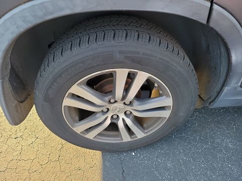 Used 2017 Honda Pilot EX-L image 10