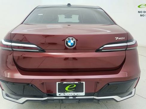 Used 2026 BMW 740i RWD image 5