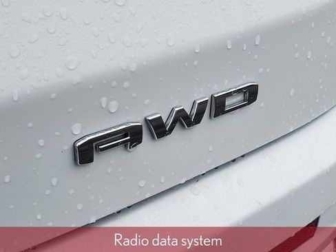 Used 2022 GMC Acadia Denali image 8