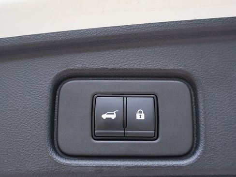 Used 2024 Nissan Pathfinder SL FWD image 21