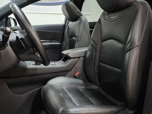 Used 2023 Cadillac XT4 Luxury w/ Cold Weather Package image 15