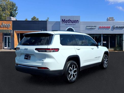 Used 2023 Jeep Grand Cherokee L Limited AWD/4WD image 4