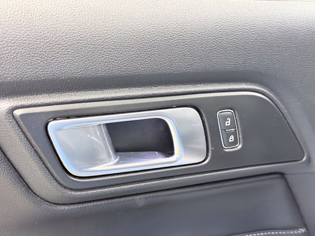Used 2022 Ford Mustang Premium RWD image 9