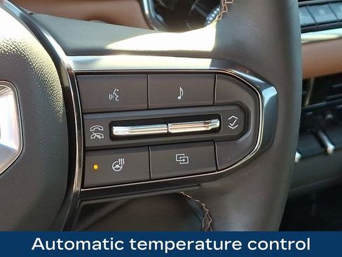 Used 2025 GMC Canyon AT4 w/ AT4 Premium Package AWD/4WD image 8