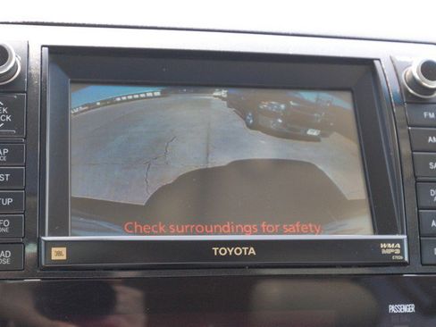 Used 2012 Toyota Sequoia Platinum AWD/4WD image 24