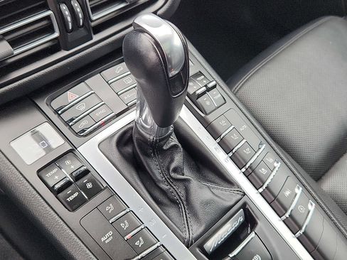 Used 2020 Porsche Macan image 14