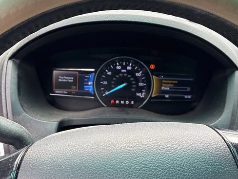 Used 2016 Ford Explorer XLT w/ Equipment Group 202A AWD/4WD image 16