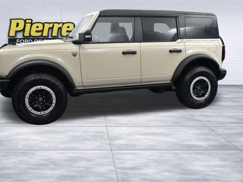 New 2025 Ford Bronco Badlands image 5