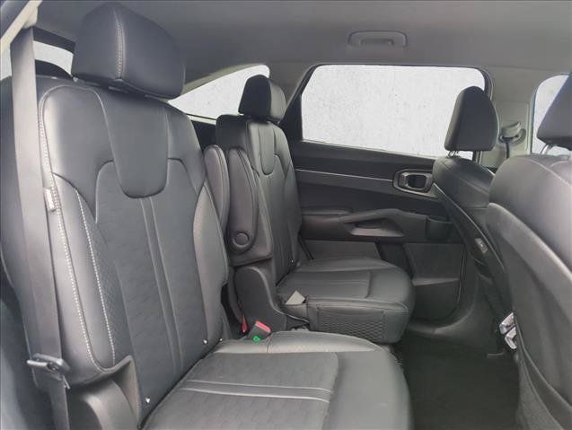Used 2025 Kia Sorento EX AWD/4WD image 24