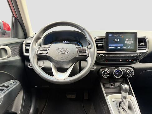 Used 2024 Hyundai Venue SEL FWD image 23