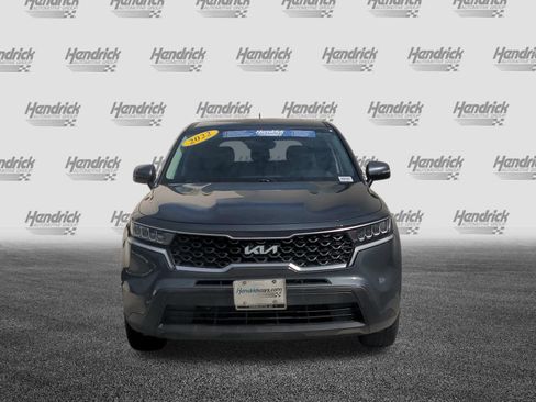 Used 2022 Kia Sorento LX AWD/4WD image 3