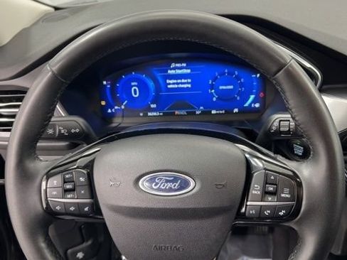 Used 2022 Ford Escape Titanium w/ Class II Trailer Tow Package image 9