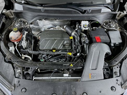 Used 2025 Chevrolet Trax LT FWD image 30