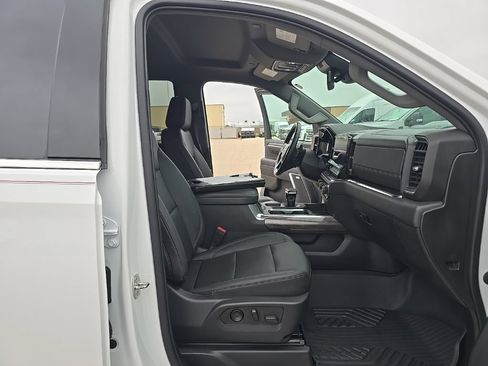Used 2023 Chevrolet Silverado 1500 LTZ AWD/4WD image 17