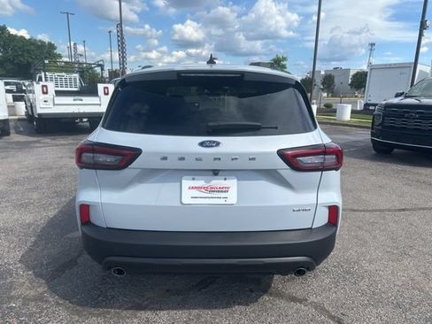 Certified 2025 Ford Escape ST-Line Select AWD/4WD image 4