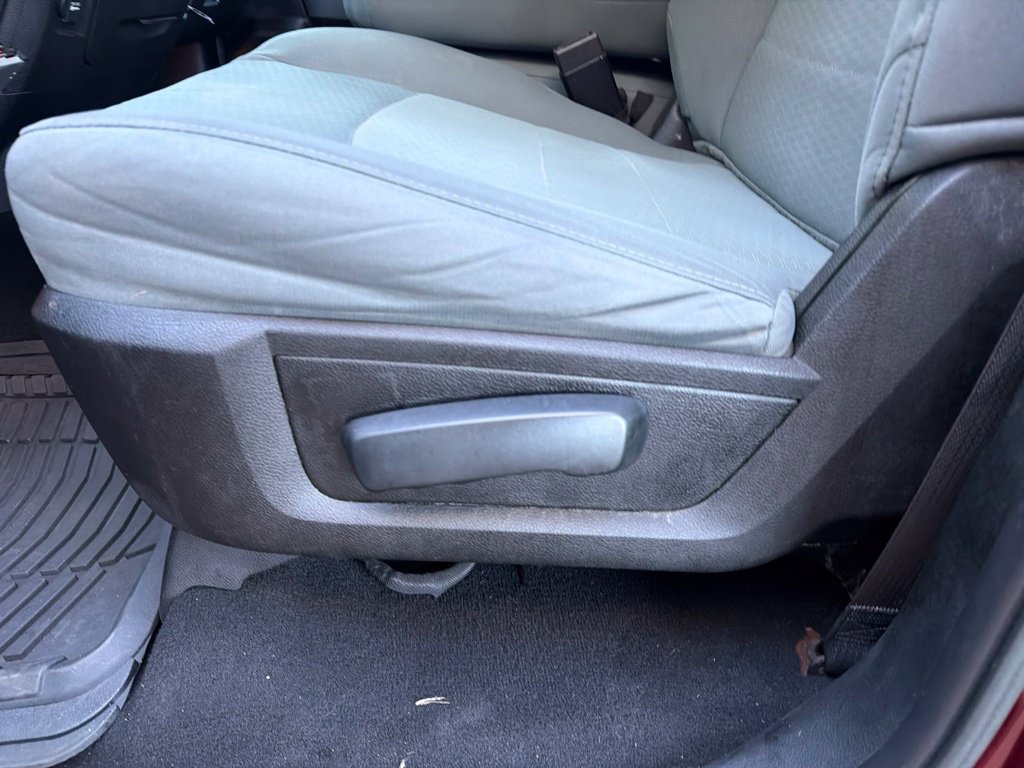 Used 2019 RAM 1500 Classic SLT AWD/4WD image 38