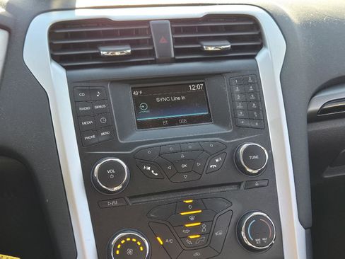 Used 2015 Ford Fusion SE w/ Equipment Group 201A image 21