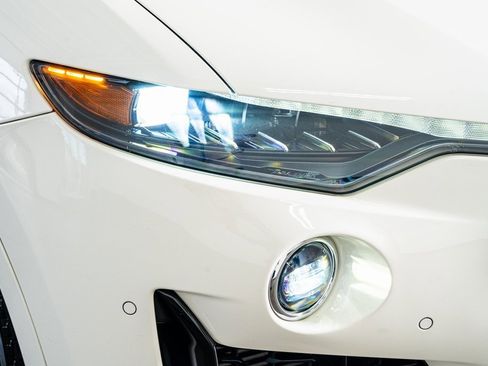 Used 2022 Maserati Levante Modena image 19