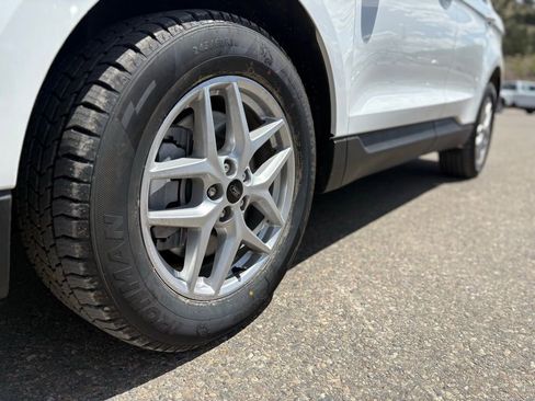 Used 2024 Ford Edge SEL image 13