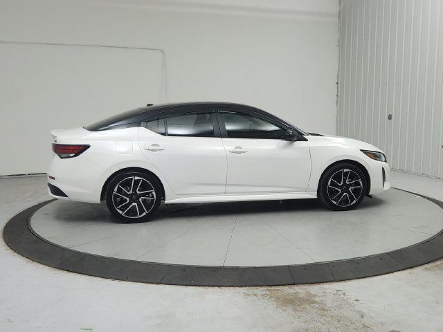 Used 2025 Nissan Sentra SR w/ SR Premium Package FWD image 9