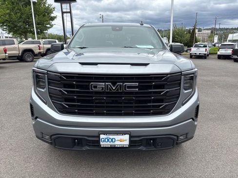 Used 2024 GMC Sierra 1500 Elevation w/ LPO, Elevation Black Package AWD/4WD image 8