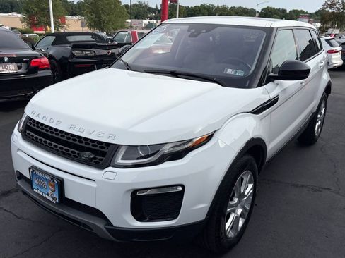 Used 2017 Land Rover Range Rover Evoque SE AWD/4WD image 3