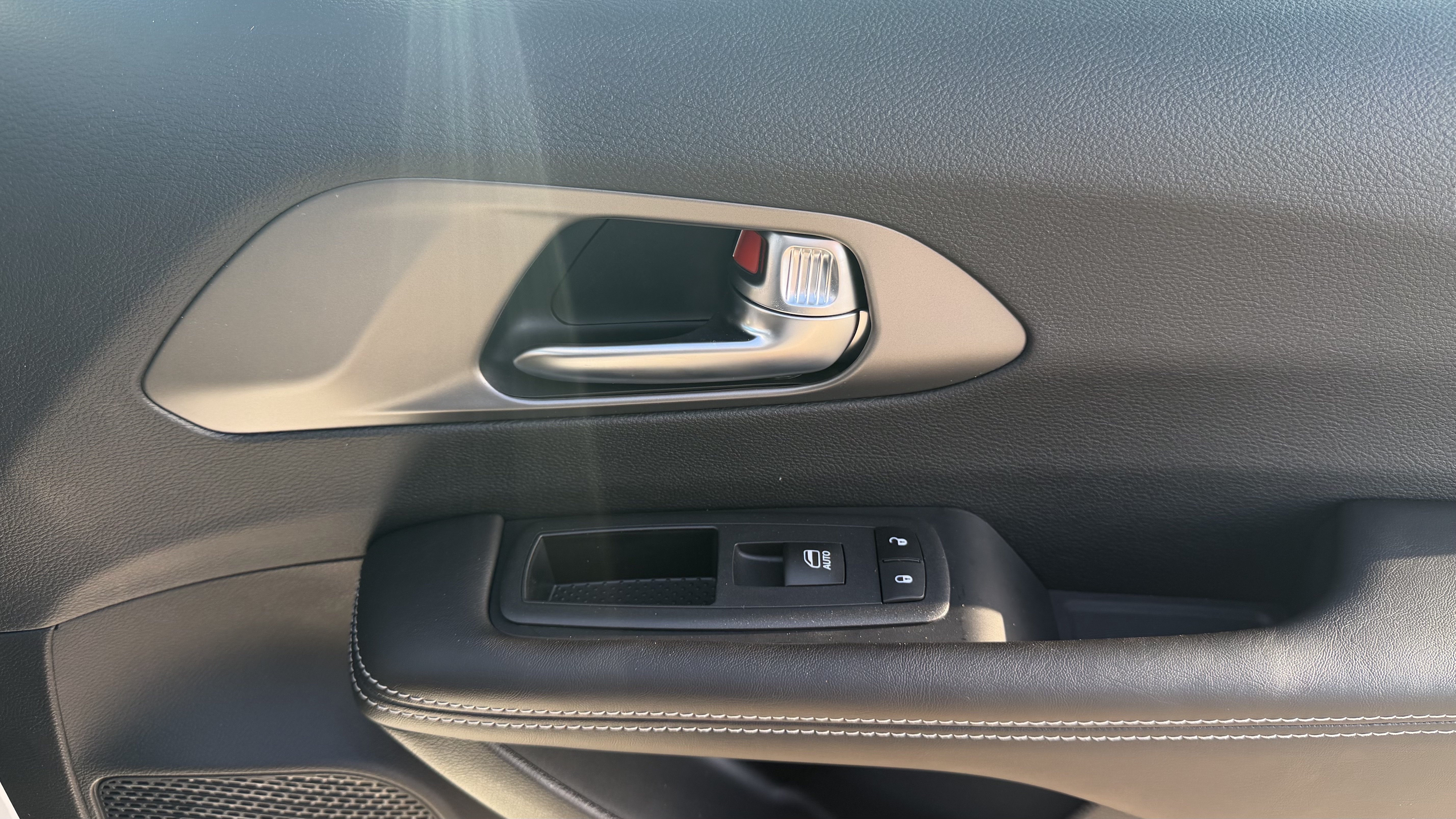 New 2027 Chrysler Pacifica Select w/ Family Tech Group FWD image 28