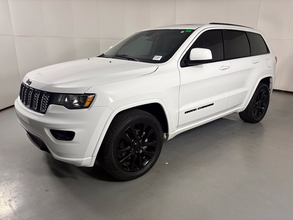 Used 2019 Jeep Grand Cherokee Altitude AWD/4WD image 4