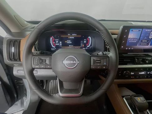 New 2026 Nissan Pathfinder Platinum image 8