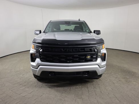 Used 2022 Chevrolet Silverado 1500 Custom image 2