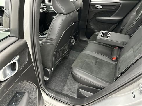 Certified 2025 Volvo XC40 B5 Plus image 23