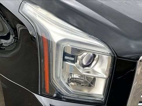 Used 2017 GMC Yukon SLT w/ Premium Edition image 24