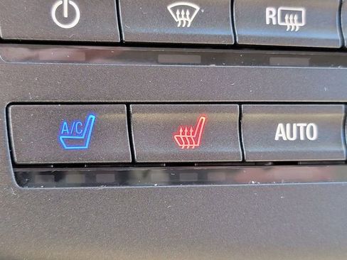 Used 2017 Lincoln MKC Reserve w/ Lincoln MKC Climate Package image 8