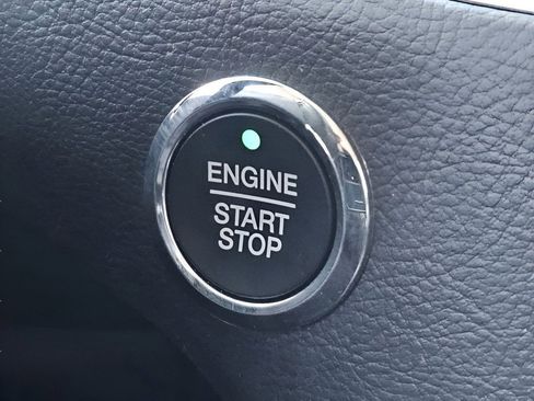 Used 2022 Ford Edge SEL image 16