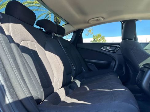 Used 2016 Chrysler 200 Limited w/ Convenience Group image 12