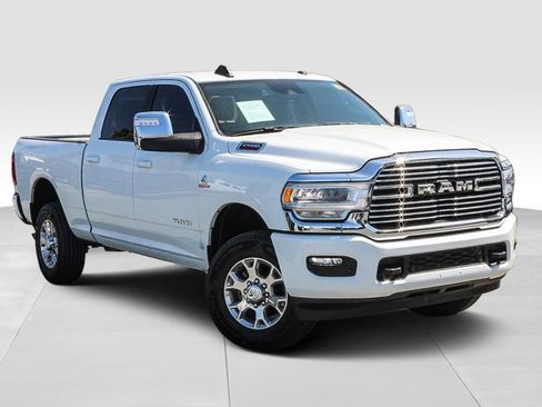 Used 2024 RAM 2500 Laramie w/ Safety Group AWD/4WD image 2