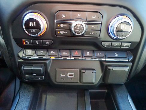 Used 2020 GMC Sierra 2500 Denali w/ Denali Ultimate Package image 32