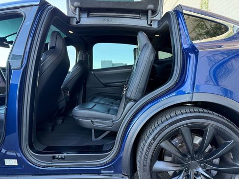 Used 2017 Tesla Model X 75D image 13