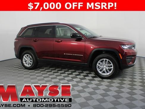 New 2026 Jeep Grand Cherokee Laredo image 1