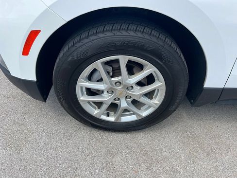 Used 2024 Chevrolet Equinox LT AWD/4WD image 15