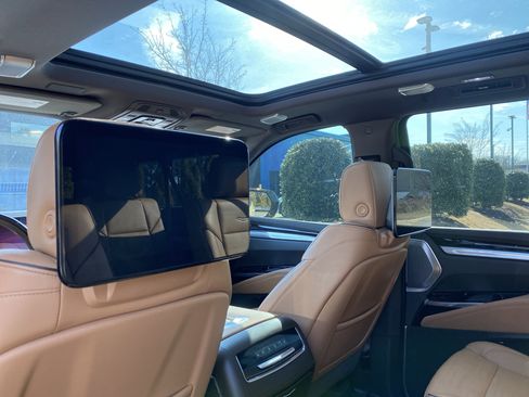 Used 2025 Cadillac Escalade ESV Premium Luxury w/ Touring Package image 26