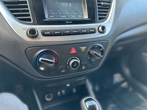 Used 2018 Hyundai Accent SE image 16