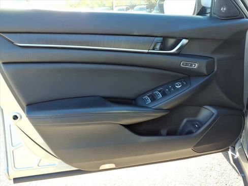 Used 2018 Honda Accord EX-L image 12
